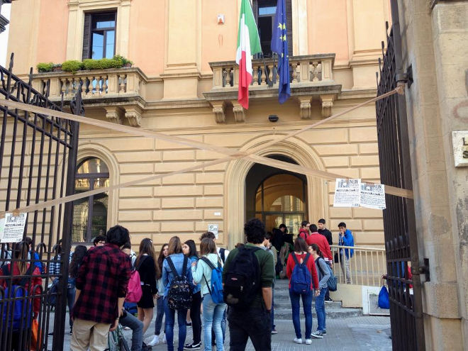 Officina- Unione-degli-Studenti-Pisa-facebook