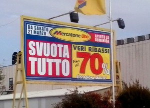 20150324_Mercatone Uno cartellone ribassi 102647