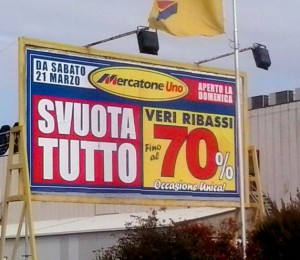 20150324_Mercatone Uno cartellone ribassi 102647