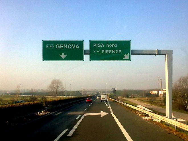 http://it.wikipedia.org/wiki/Autostrada_A12_%28Italia%29